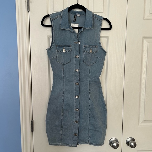 NWT stretchy denim bodycon dress - Picture 1 of 3